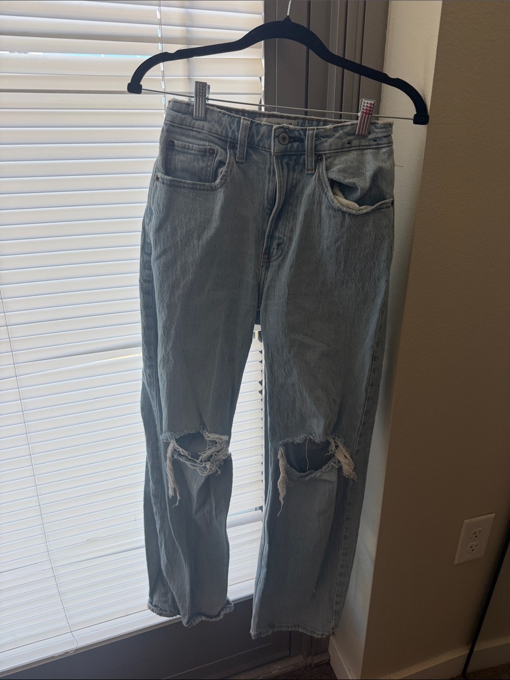 Abercrombie & Fitch Light Blue Distressed Relaxed Jeans